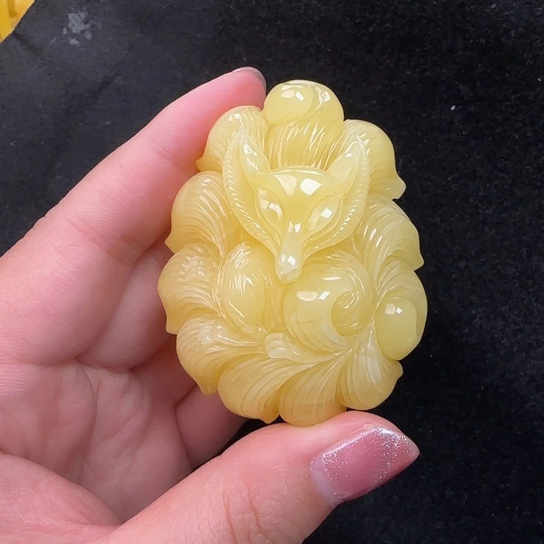 蜜蜡未镶嵌珠宝奇石