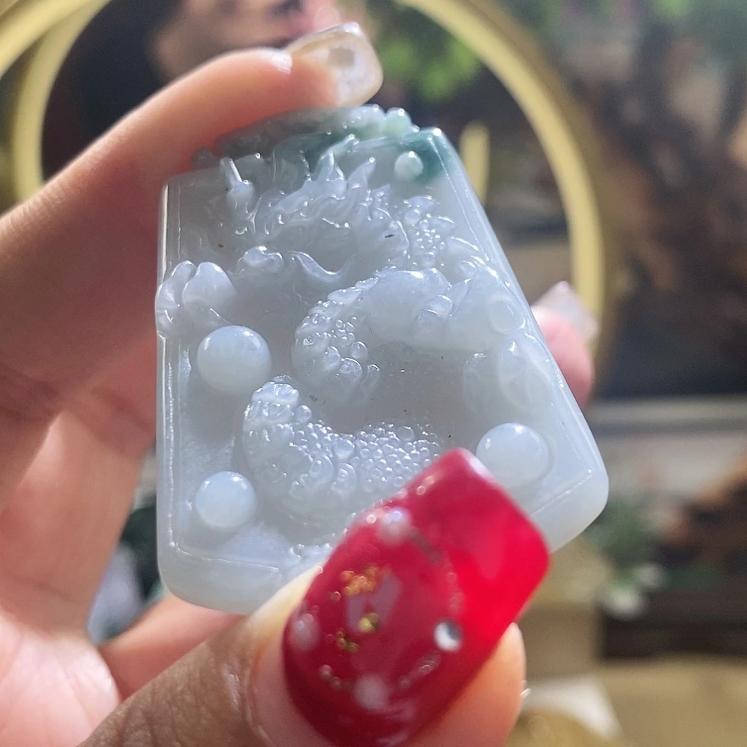 【闪购商品】翡翠颈饰未镶嵌龙牌
