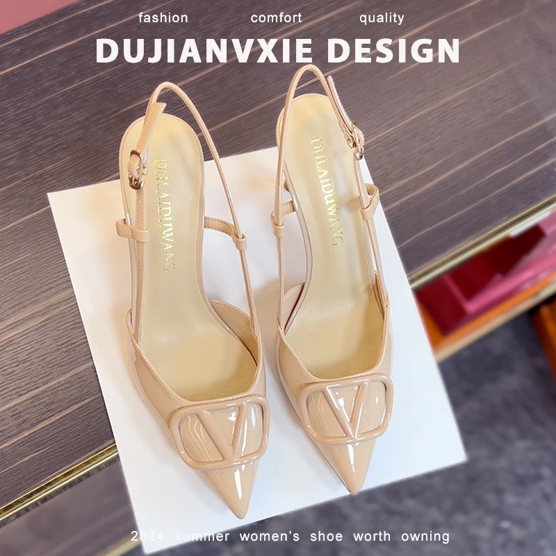 2025年夏季新款裸色漆皮V扣细跟高跟鞋女尖头百搭气质一字带凉鞋