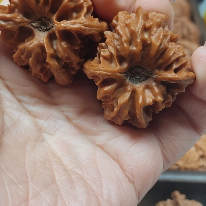 文玩核桃吊坠曹大龙