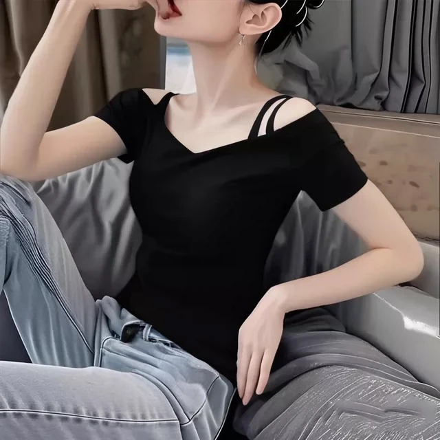 黑色设计感小众一字领露肩短袖t恤女夏新款修身显瘦性感百搭上衣