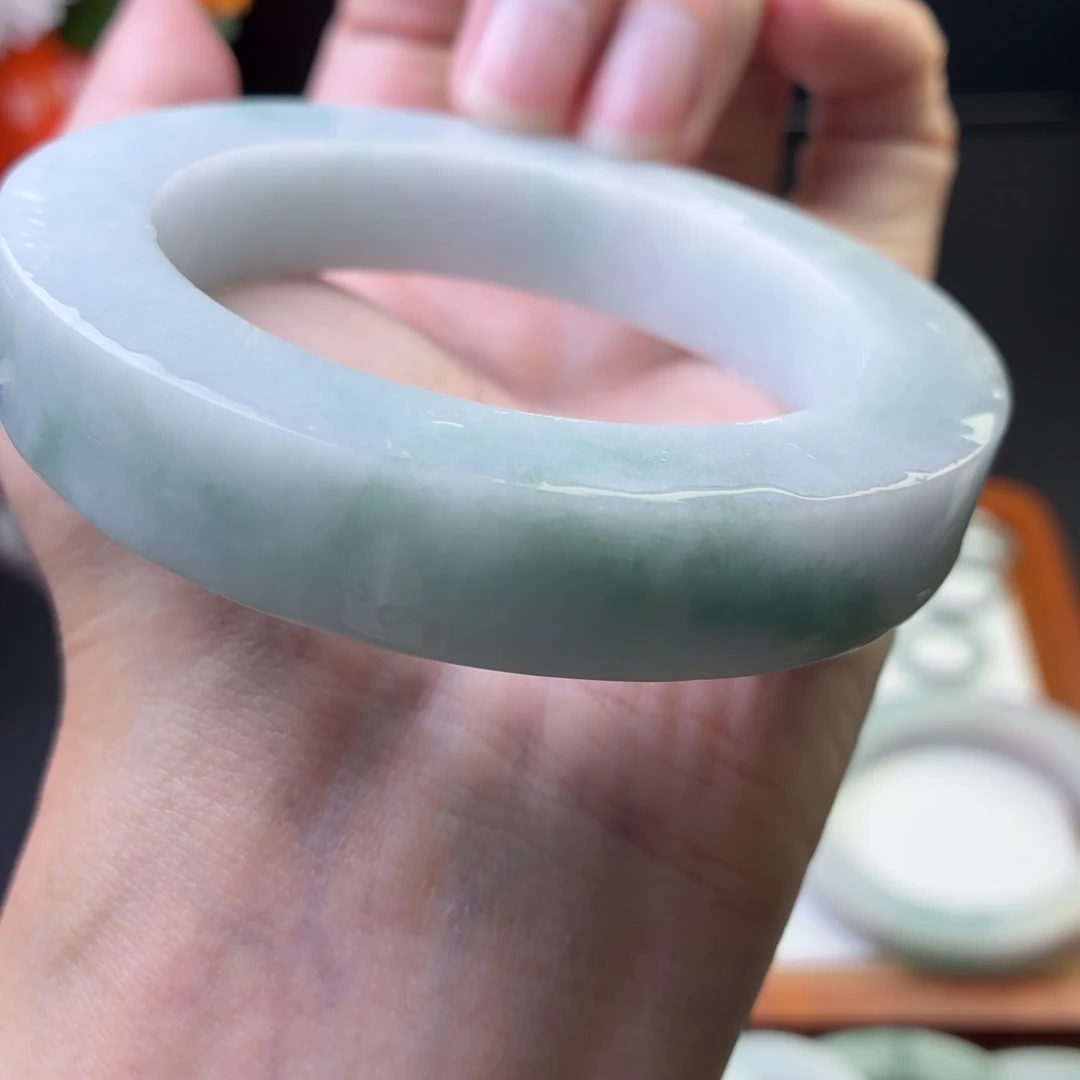 定制翡翠未镶嵌推荐种老肉细飘花