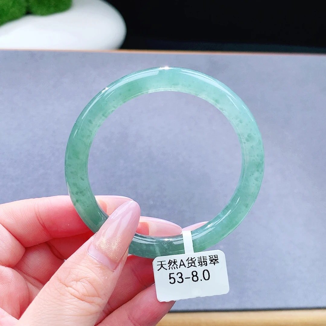 未镶嵌手镯（圆镯）翡翠