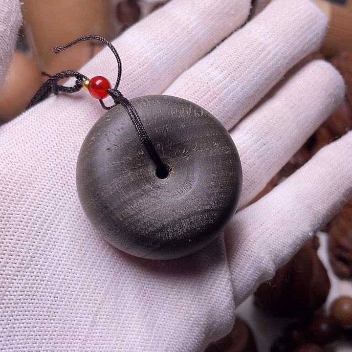 檀香木老山檀香阴沉平安扣瑕疵