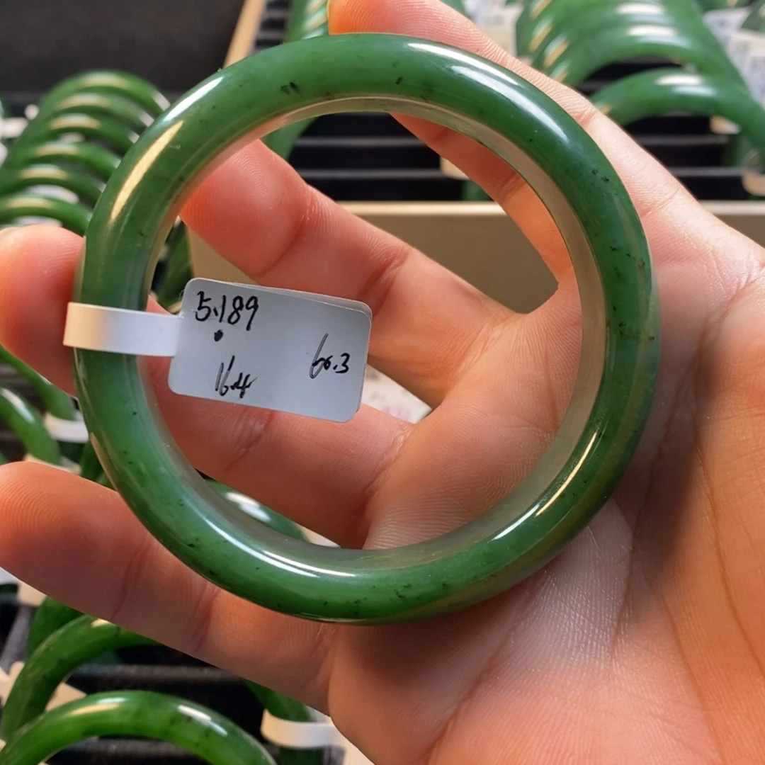 和田玉（碧玉）未镶嵌手镯有瑕疵60