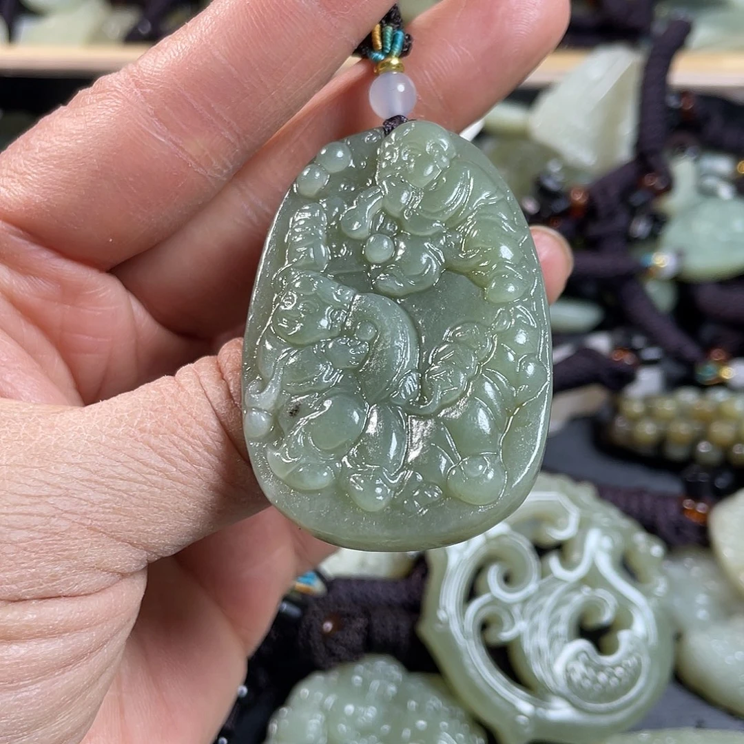 和田玉未镶嵌颈饰