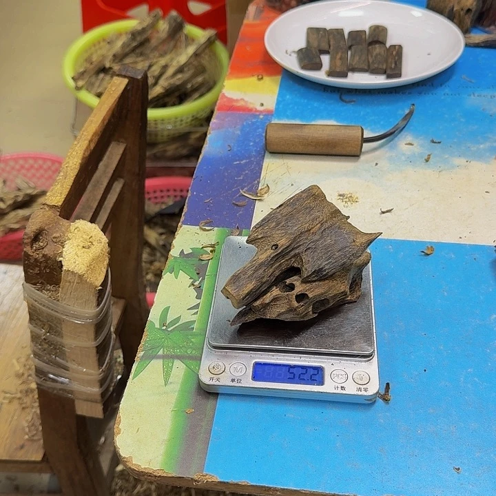 沉香碎屑沉香救**子红旗52克