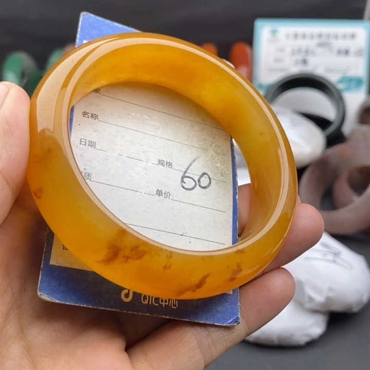 未镶嵌手镯石英质玉