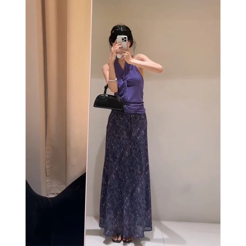 2025夏季新款法式设计感修身挂脖无袖上衣气质高腰显瘦碎花半身裙