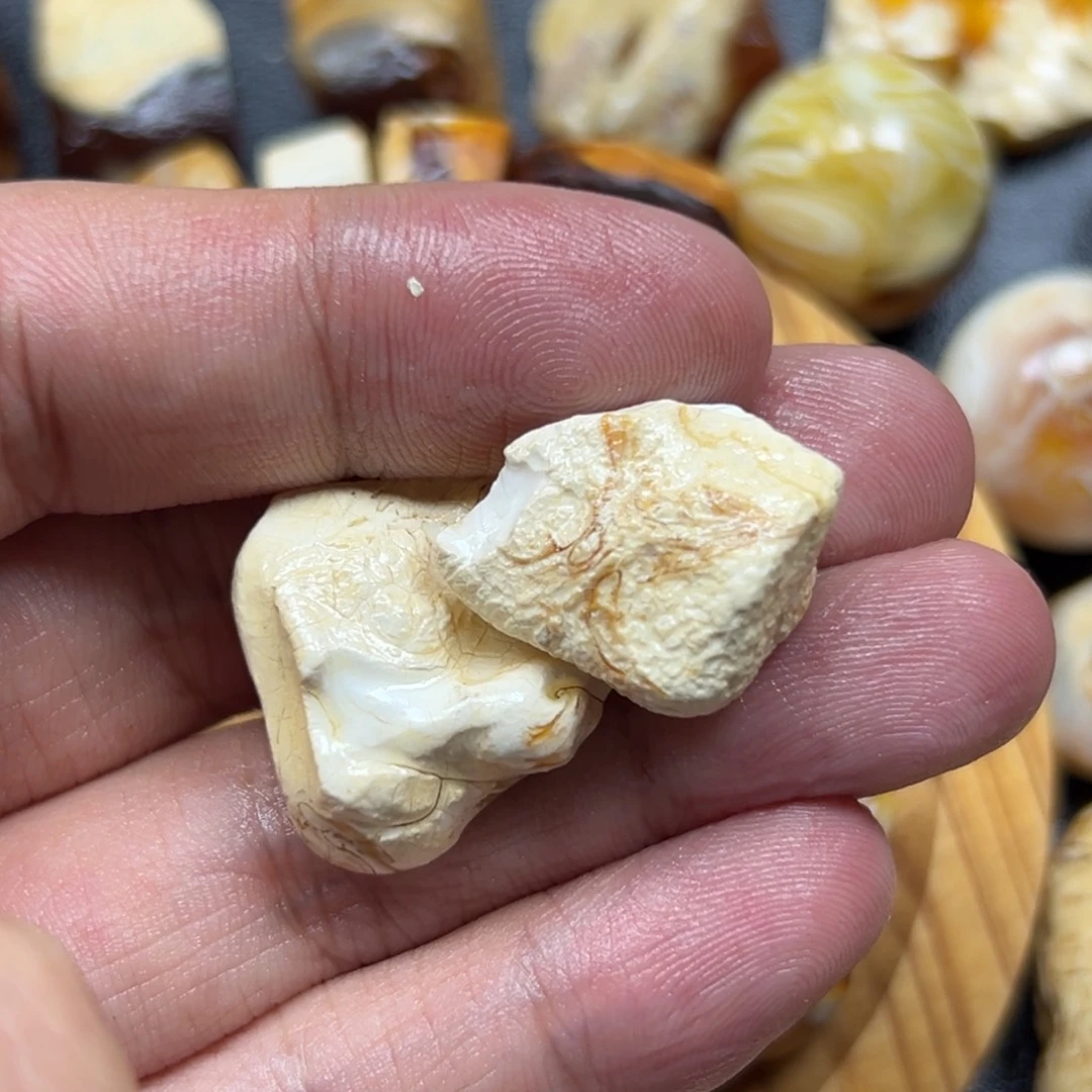 李***定制琥珀未镶嵌琥珀蜜蜡原石定制