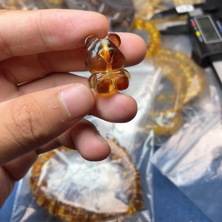 琥珀未镶嵌珠宝奇石