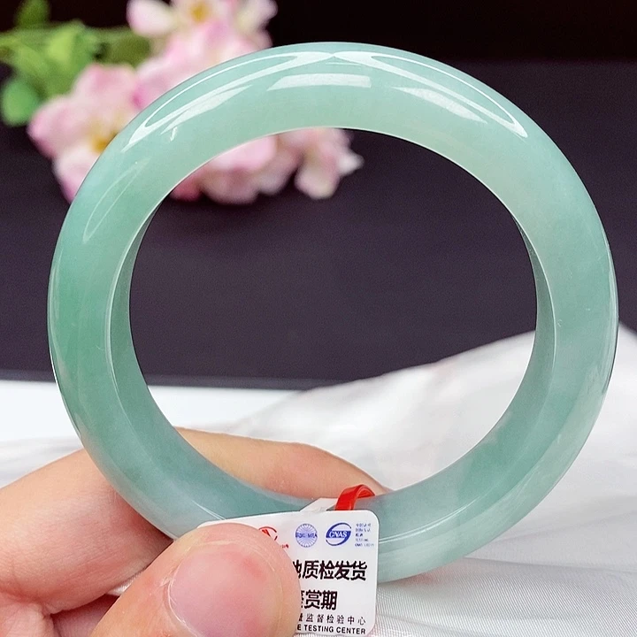 翡翠手镯未镶嵌54圈口