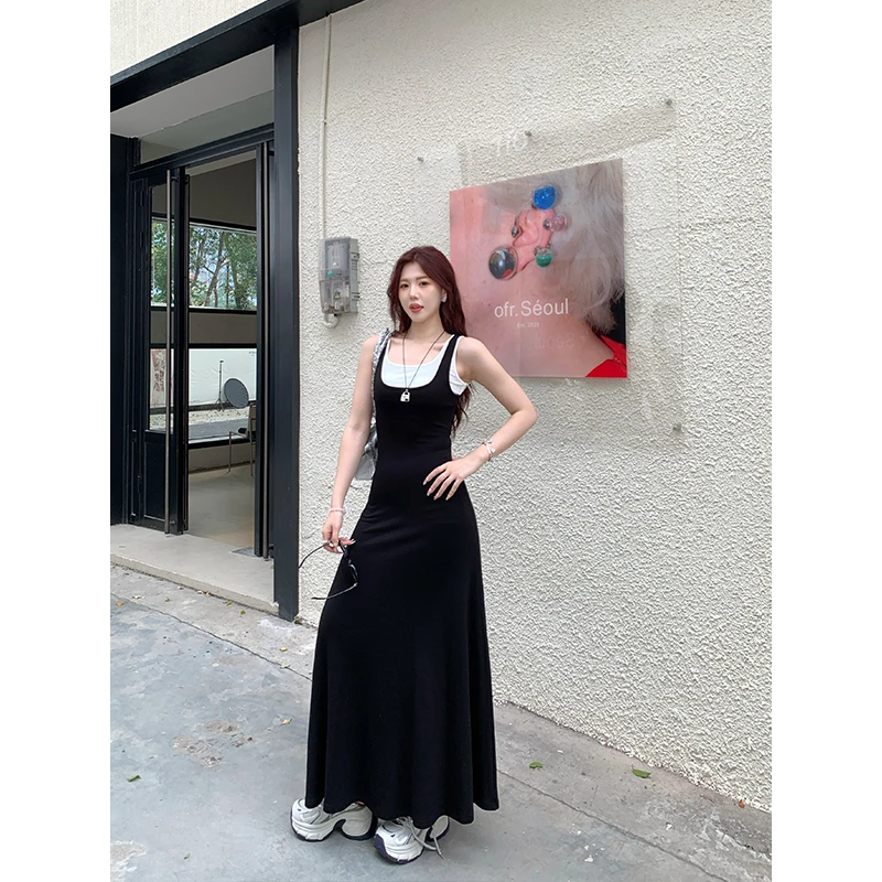 【黑天鹅】甜辣多多2025夏季新（假两件）拼接显瘦气质收腰吊带连衣裙