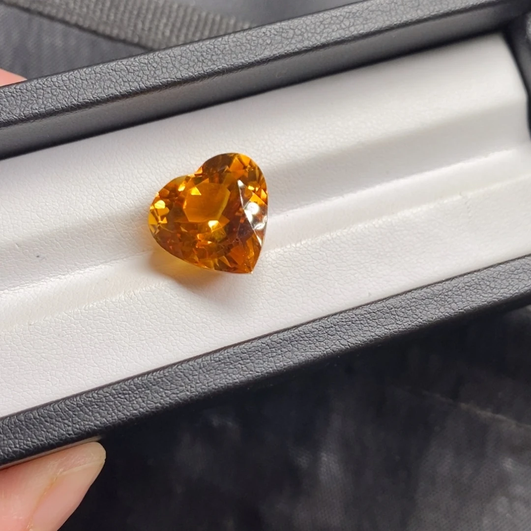 珠宝半成品未镶嵌黄晶16.92克拉