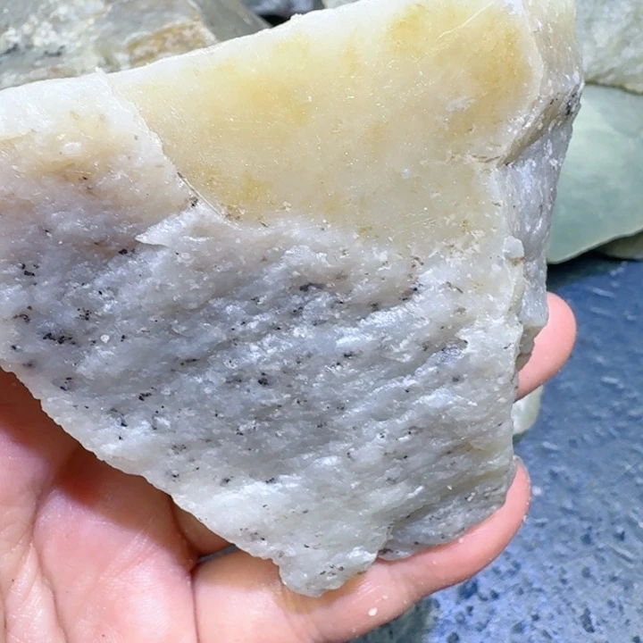 和田玉未镶嵌珠宝半成品