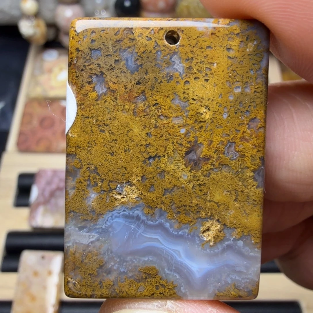 石英质玉未镶嵌纯天然色有机玉石保真色