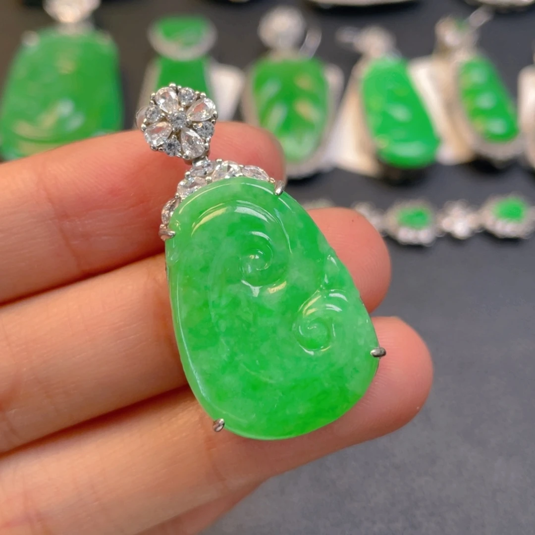 翡翠银S925镶嵌颈饰