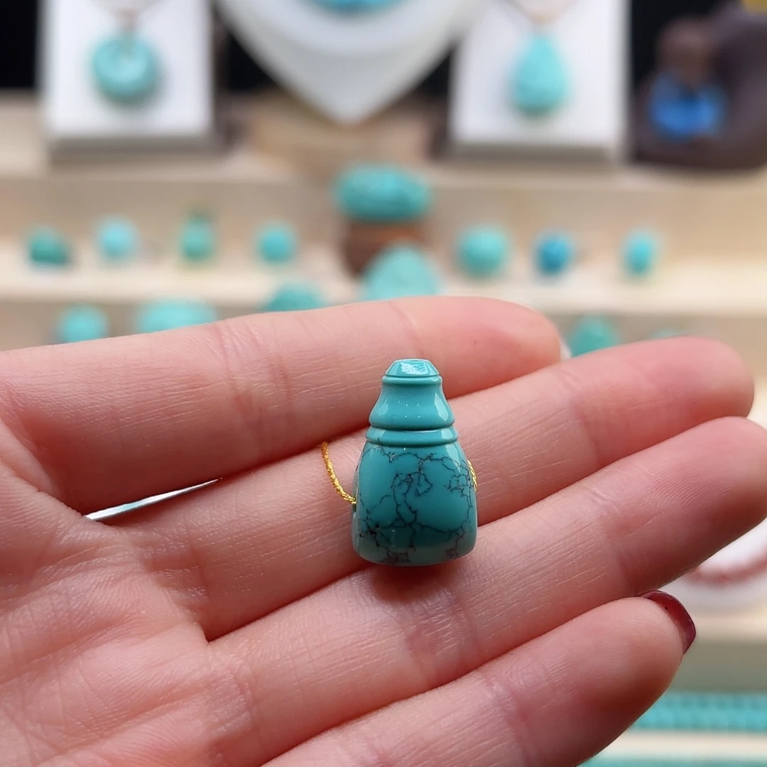 绿松石配饰未镶嵌