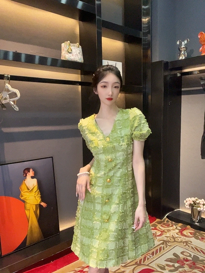 【莘子专属】2025新款法式绿色V领连衣裙夏季小众设计收腰气质短裙