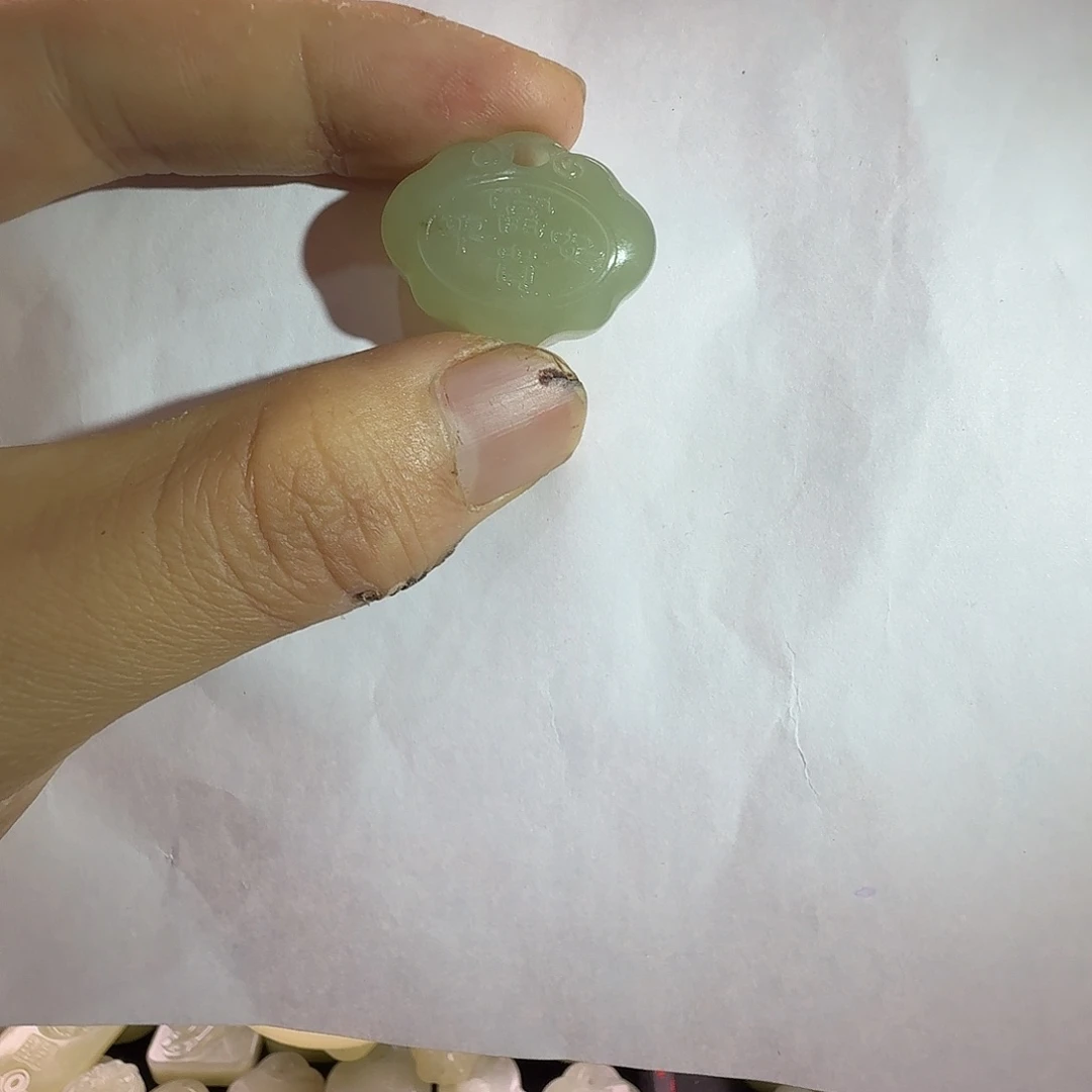 和田玉（糖玉）未镶嵌颈饰路****3