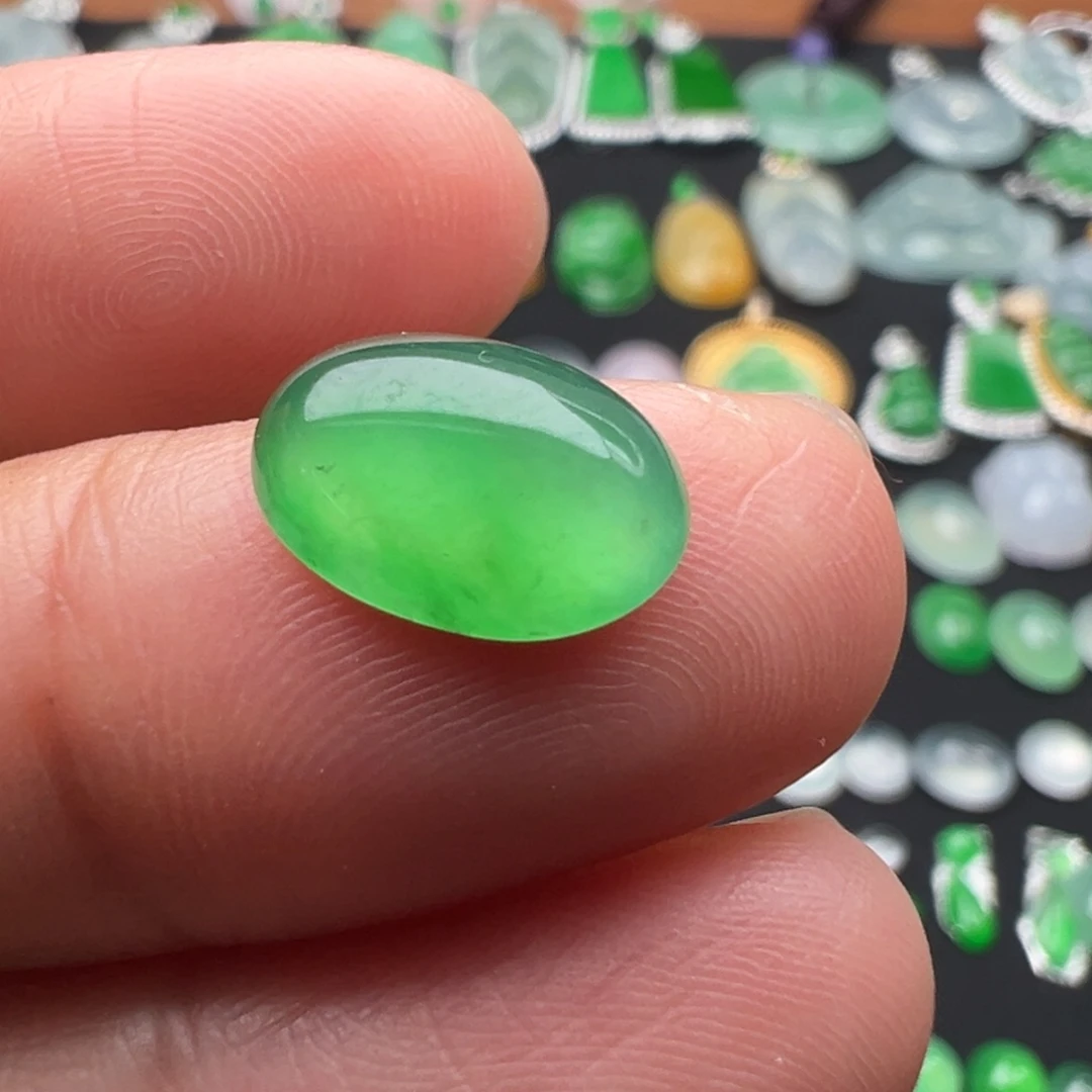 翡翠颈饰未镶嵌蛋10.7