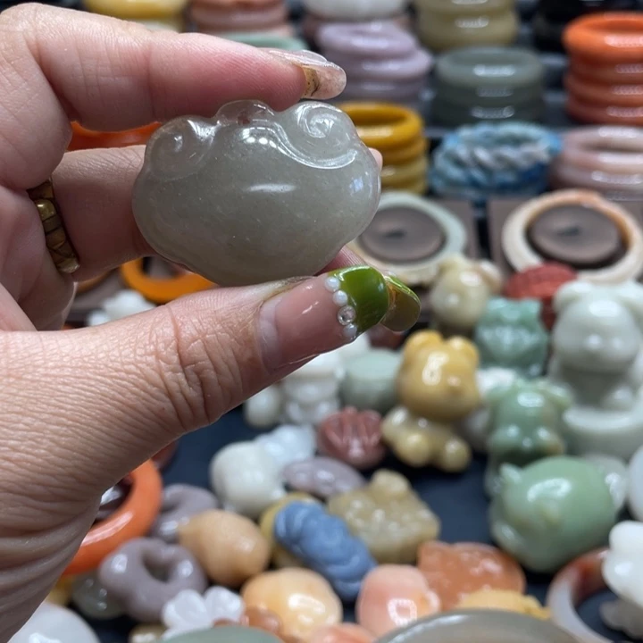 颈饰合金石英质玉