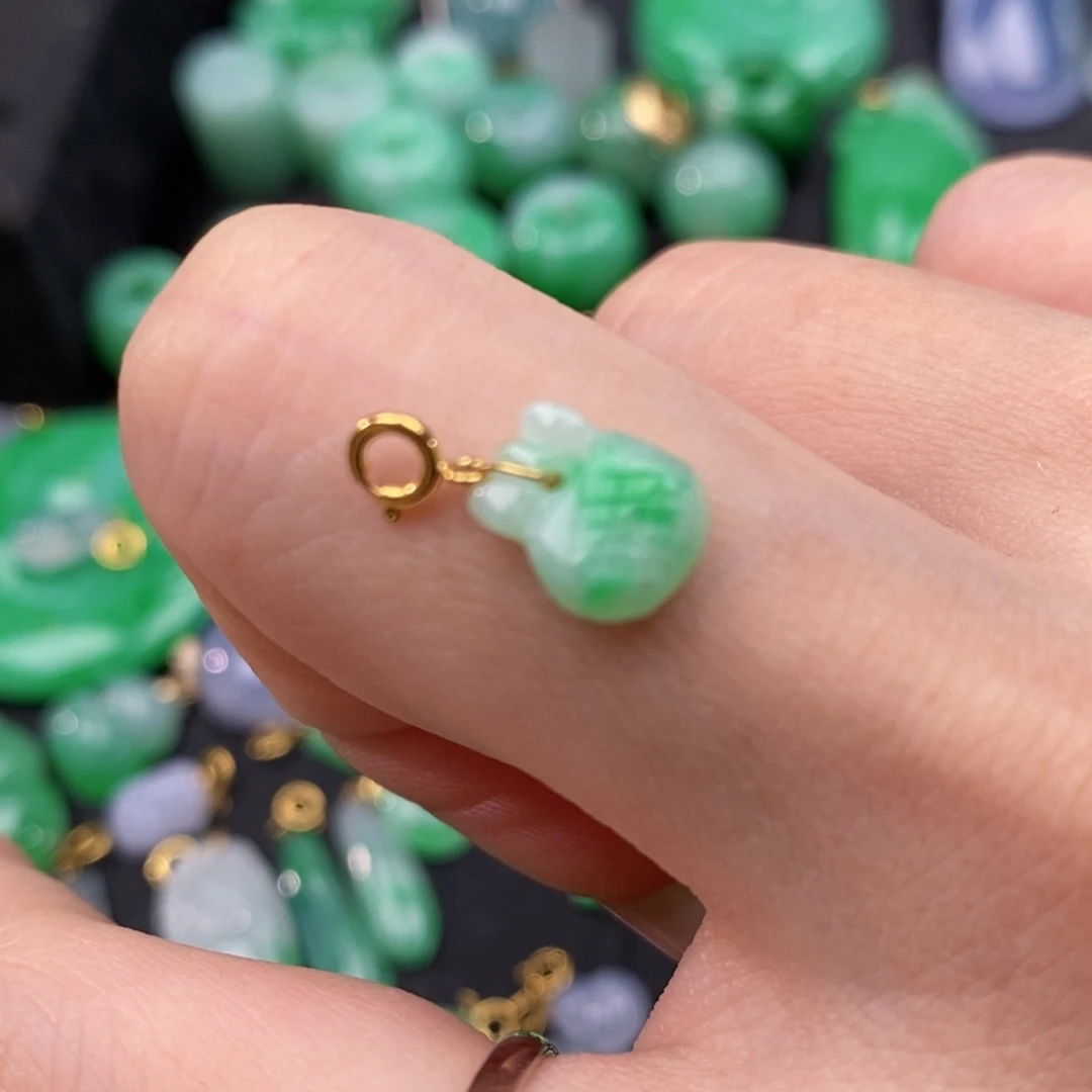 翡翠颈饰18K金镶嵌l****a翡翠