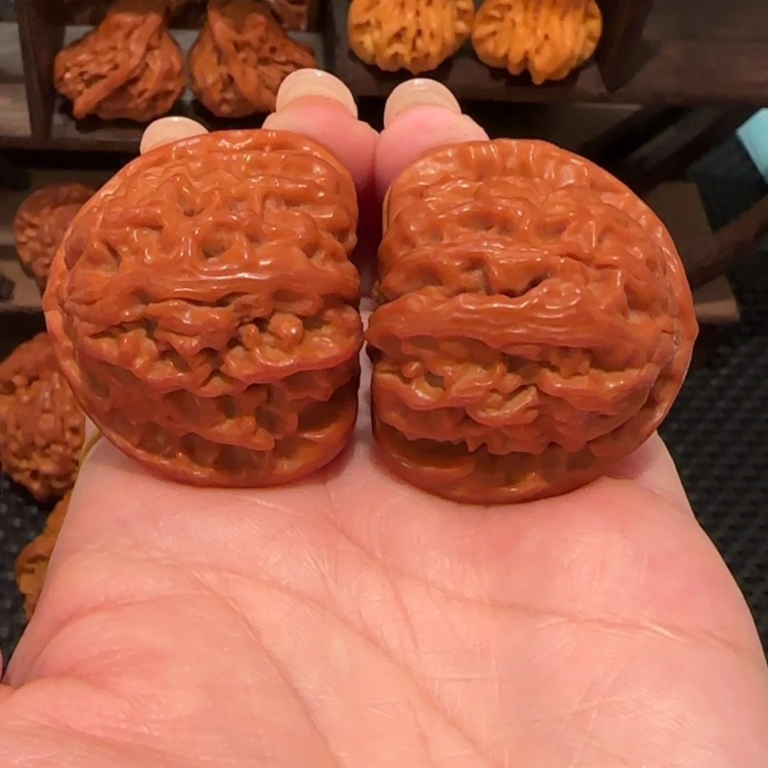 桃核把件白狮子40精品1460