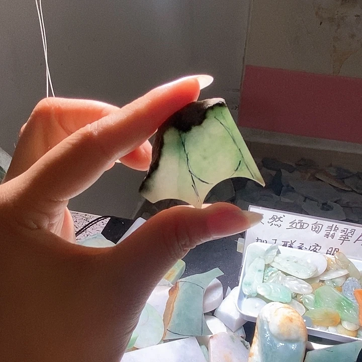 颈饰未镶嵌翡翠天然翡翠