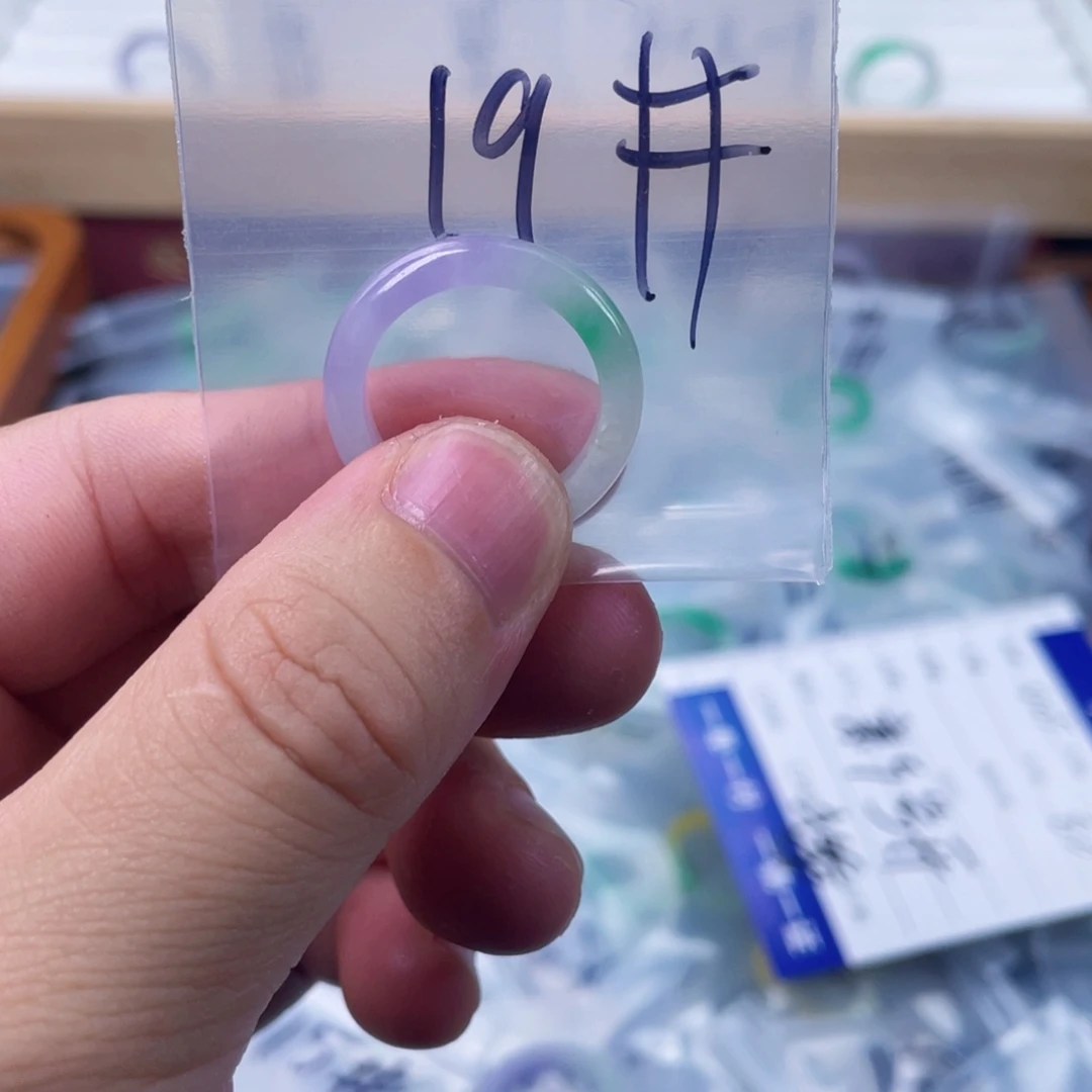 翡翠未镶嵌戒指00