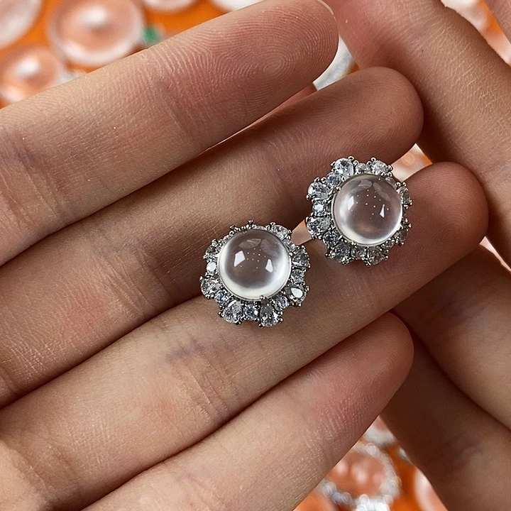 石英质玉未镶嵌颈饰