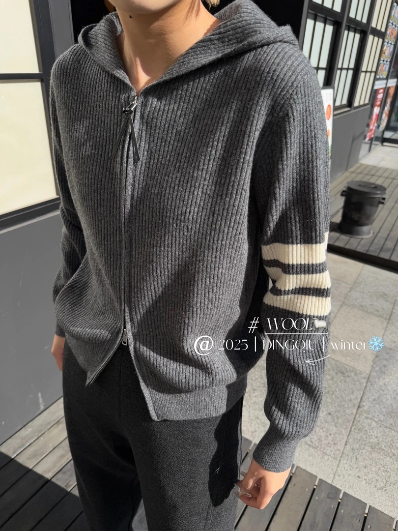 693@长袖针织秋季通勤连帽拉链开衫女毛针织秋装三条纹