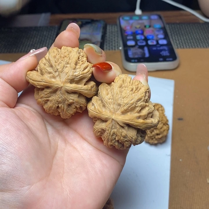 桃核吊坠于*我也不知道我为什么