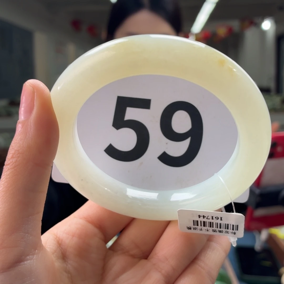 和田玉未镶嵌手镯强推 新疆白带糖！