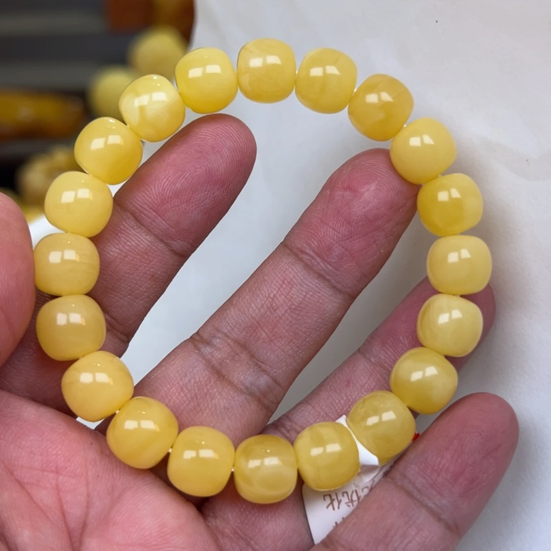 蜜蜡未镶嵌裸石10加15.83克