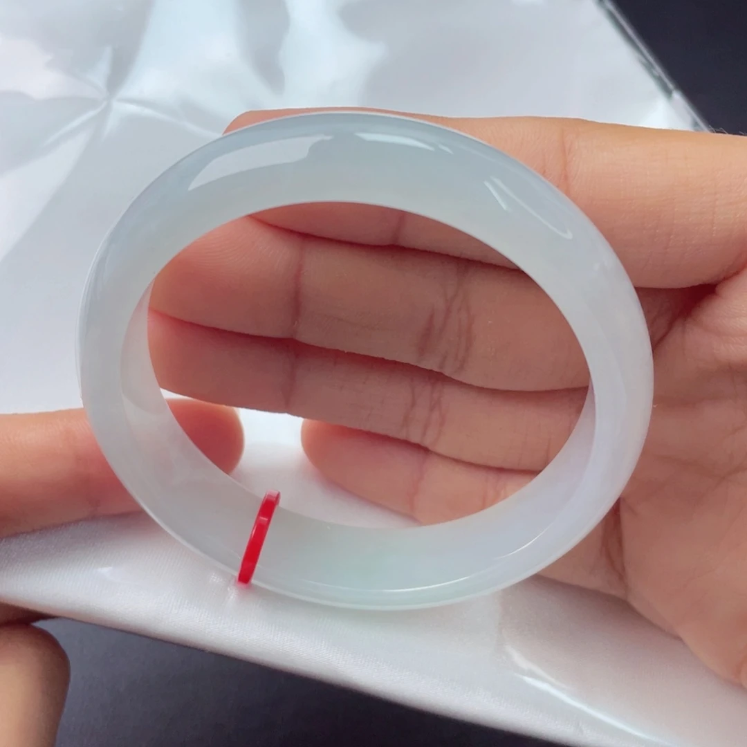 翡翠手镯未镶嵌正圈