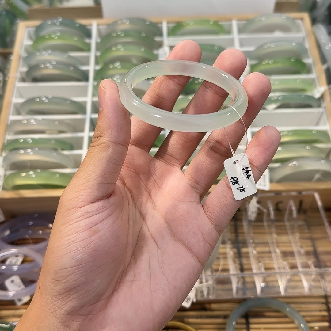 玛瑙/玉髓未镶嵌手镯圈口54.4