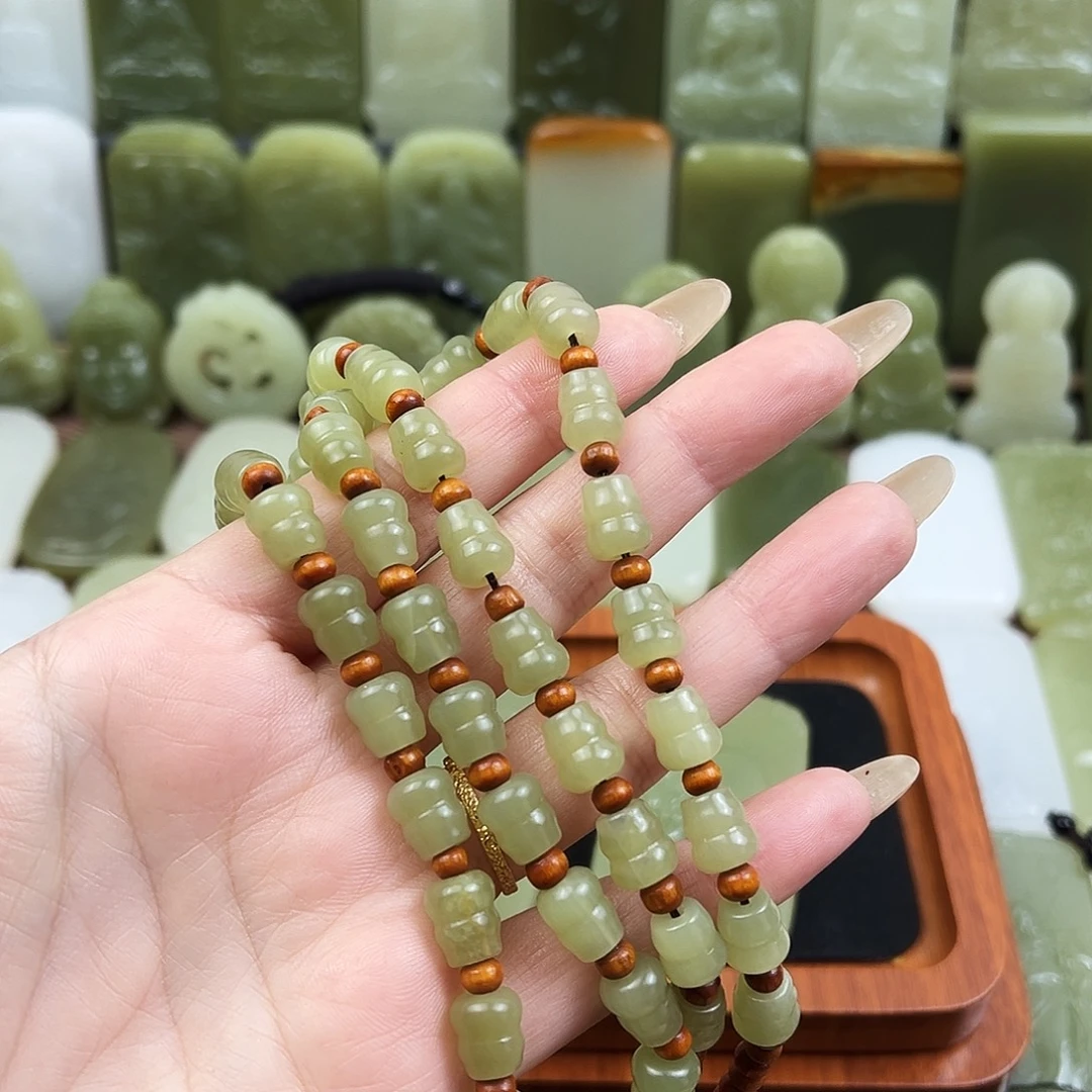 一***尚石英质玉未镶嵌吊坠(不含链)