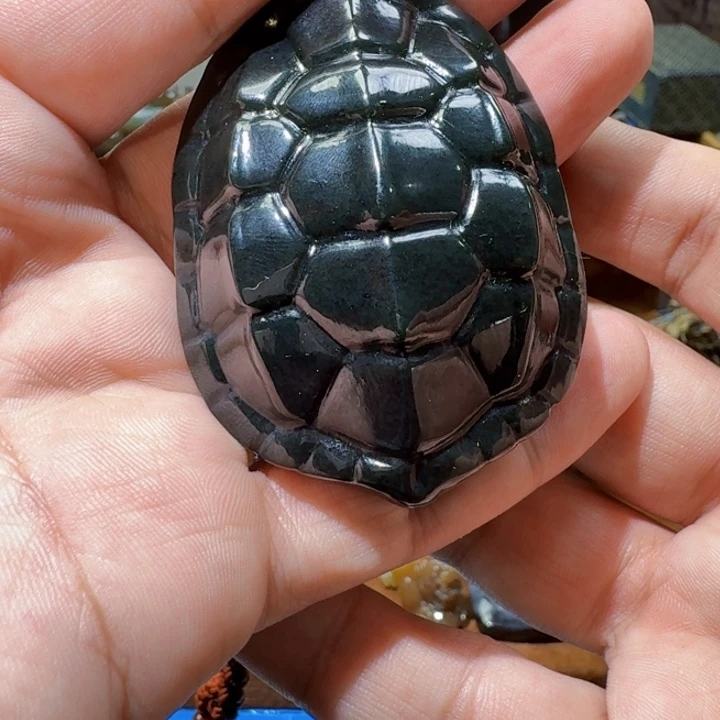 和田玉未镶嵌把件