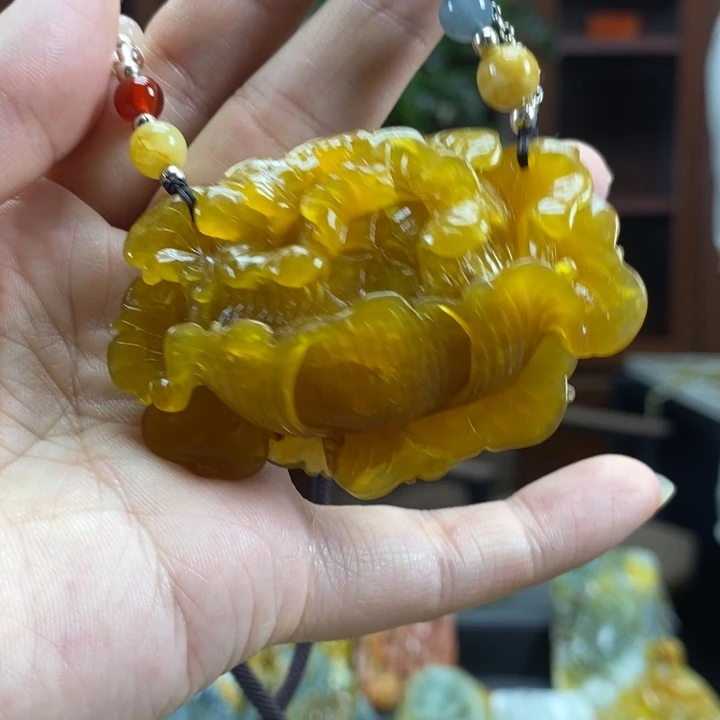未镶嵌蛇纹石玉颈饰