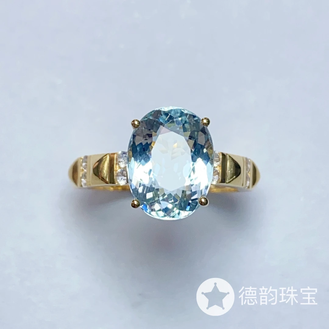 18K金镶嵌海蓝宝石戒指