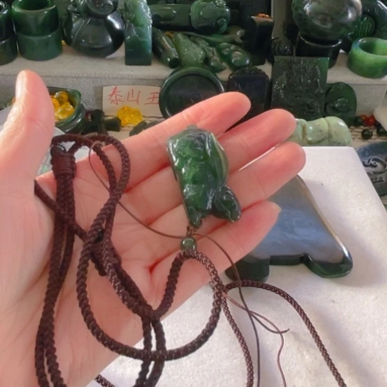 蛇纹石玉颈饰未镶嵌用****6