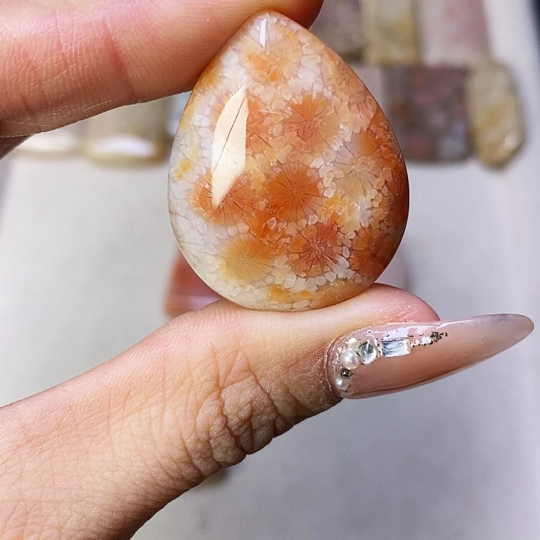 合金颈饰硅化玉T***y