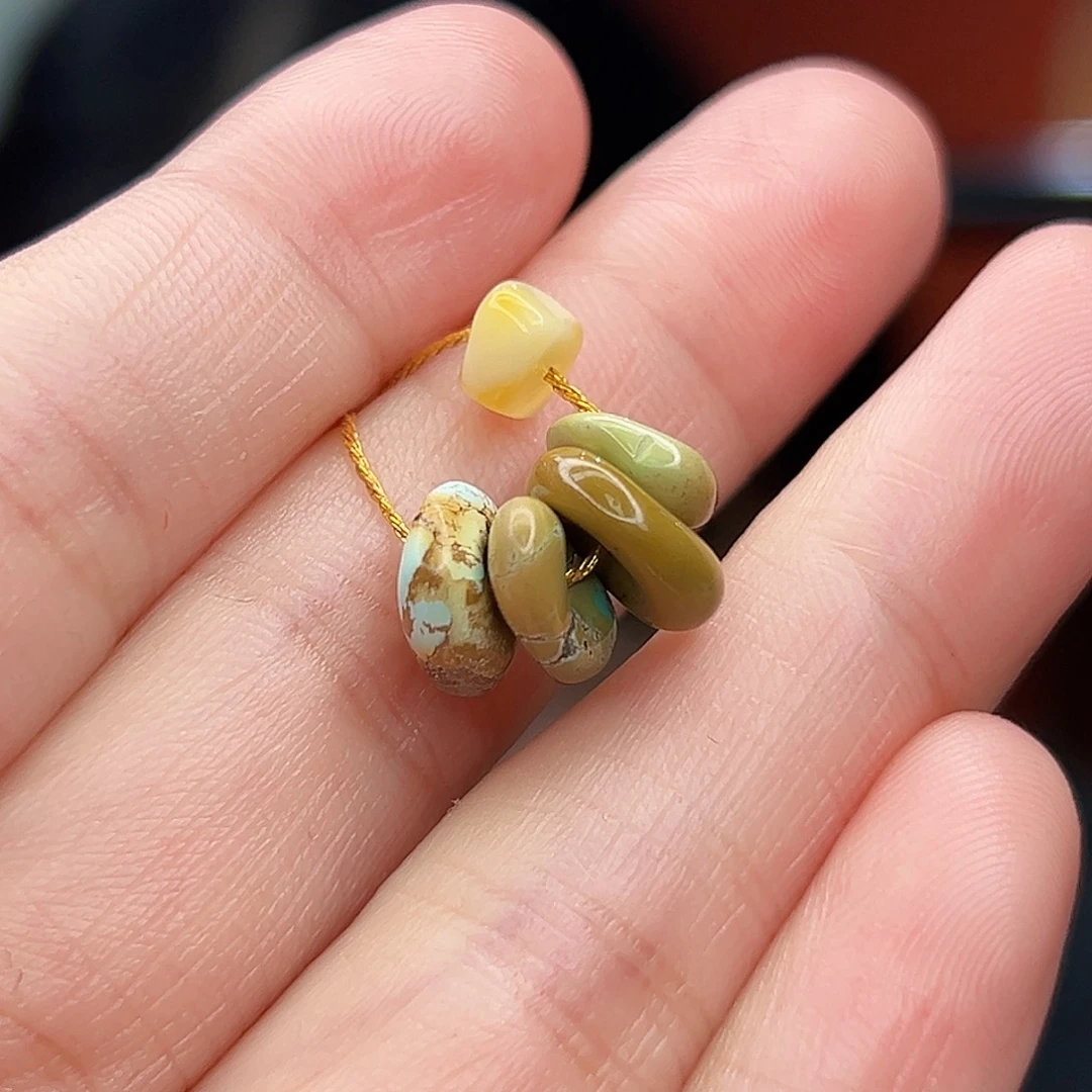 蜜蜡未镶嵌珠宝奇石