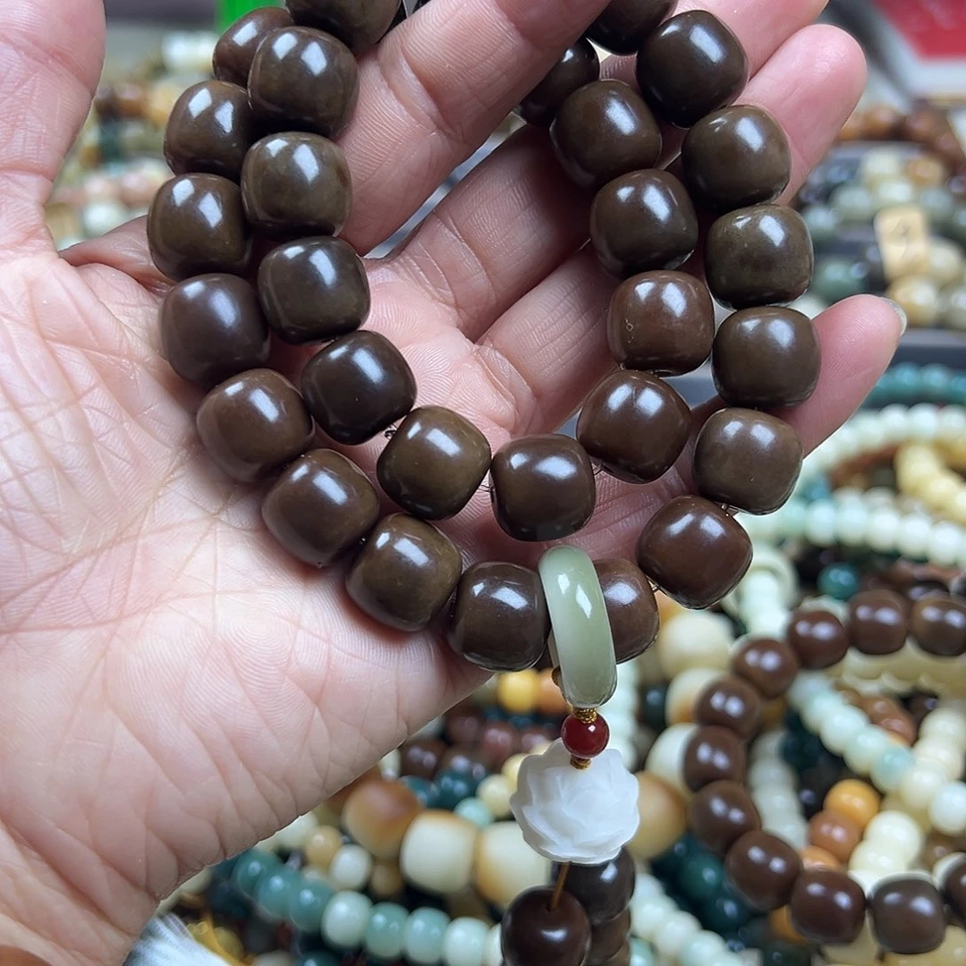 白玉菩提吊坠12×13