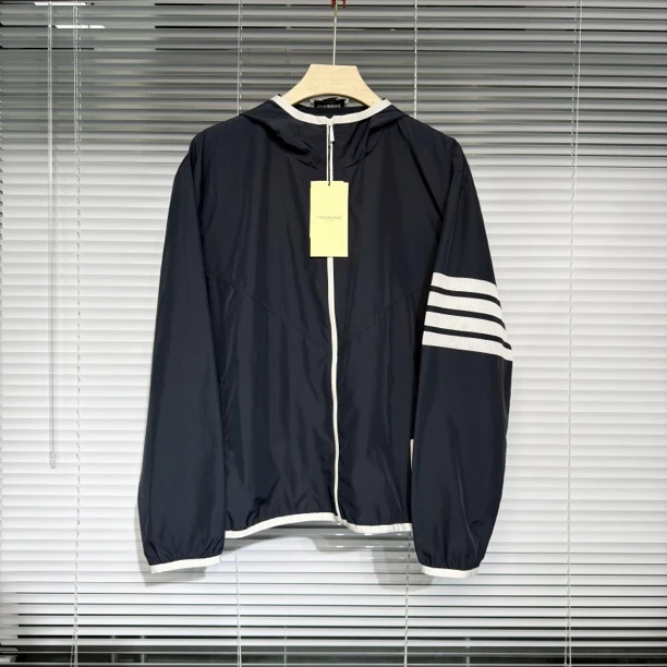 未使用 THOMBROWNE 24新款 网眼四条纹 连帽夹克 外套 2码 a472