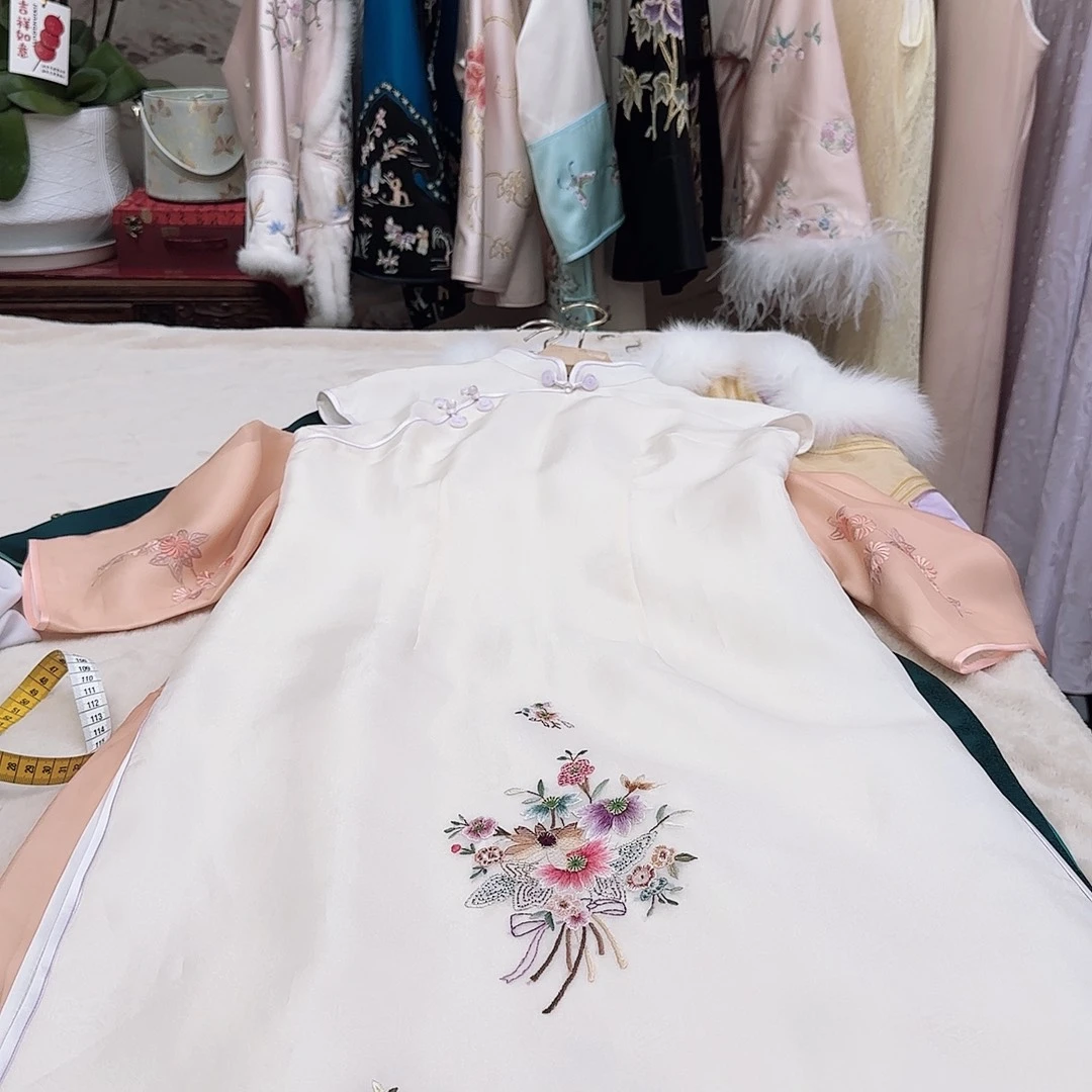 刺绣嘻****1苏州真丝衣服