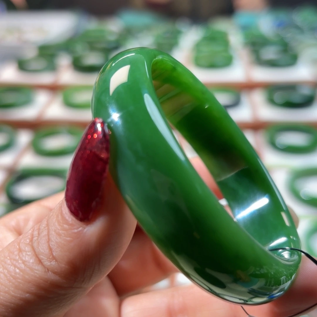 未镶嵌手镯和田玉（碧玉）雨*