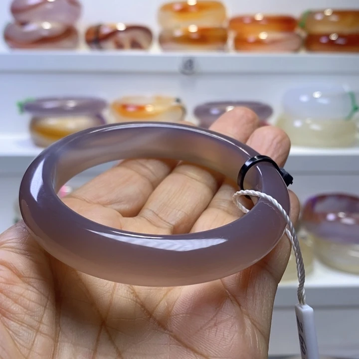 玛瑙/玉髓手镯未镶嵌行*