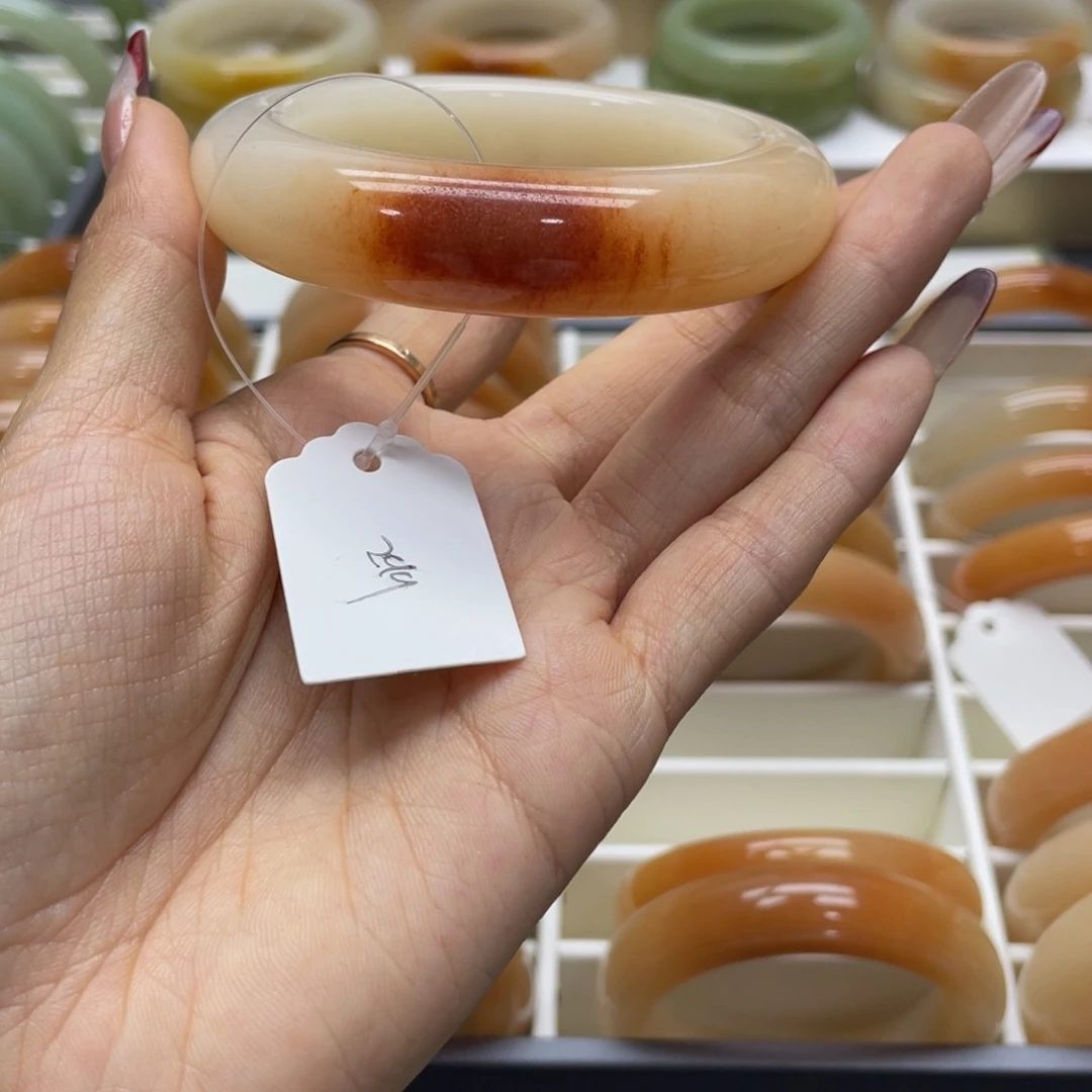 石英质玉手镯未镶嵌小*楚